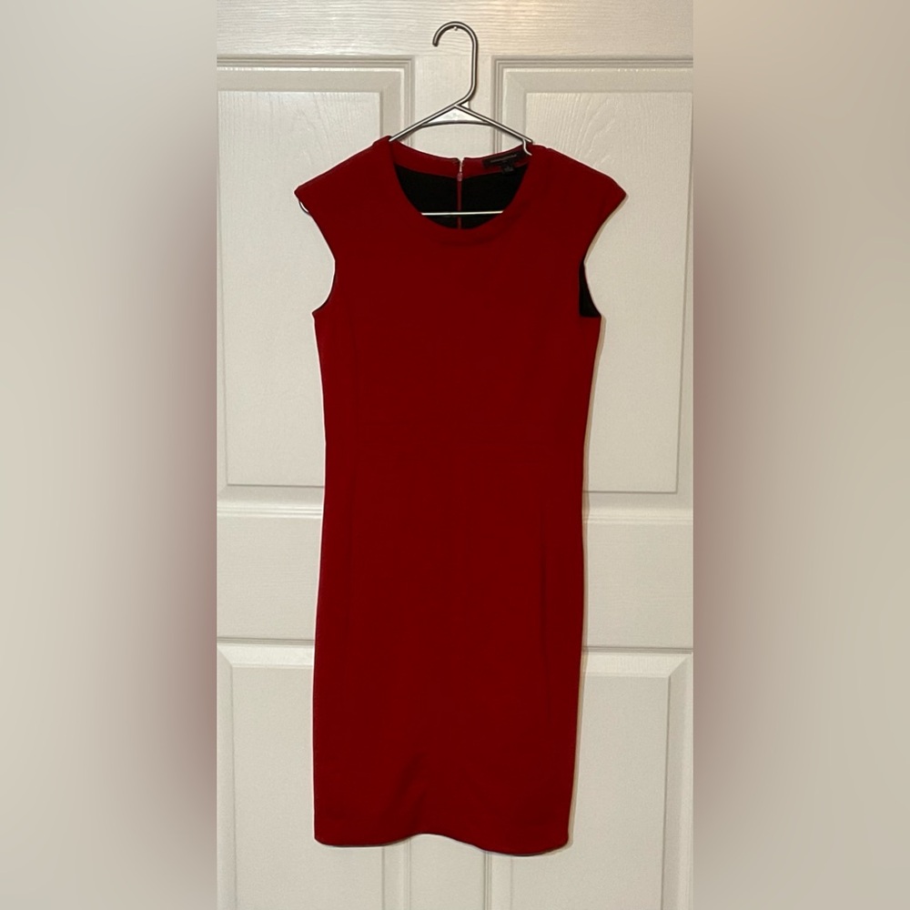 Banana Republic Size 2 Classic MIdi Sheath